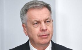 Начальник ГРУ Костюков заявил, что переговоры с украинцами ведутся на русском языке