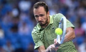 Теннисист Медведев не смог выйти в четвертьфинал Australian Open