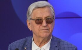 Биатлонист Тихонов: в РФ олимпийским чемпионам нужно увеличить пенсию до 500 тысяч рублей