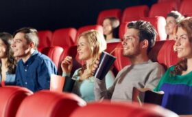 Сенатор Мурог: россияне могут сэкономить до 20 тыс рублей в год на билетах в кино и театры