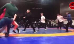 Массовая драка произошла на соревнованиях по борьбе в Грозном