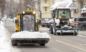 В Москве приступили к очередной противогололедной обработке улиц из-за снегопада