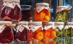 Варенье из орехов и сосновых шишек представили на московских ярмарках