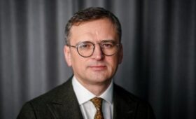 Экс-глава МИД Украины Кулеба назвал референдум в стране защитой от «политической похоти»