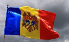 Президент Молдавии предоставила молдавское гражданство восьмерым россиянам