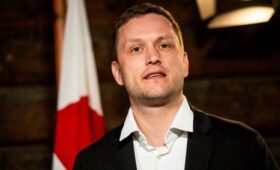 Премьер Гренландии Нильсен заявил о нежелании жителей острова переходить к США