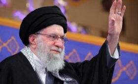 Президент Ирана Пезешкиан: атака на верховного лидера Хаменеи равносильна войне