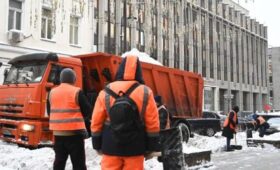 Городские службы продолжают ликвидировать последствия непогоды в круглосуточном режиме