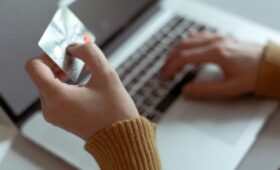 Россияне смогут получать справки по банковским счетам детей с 1 июля