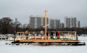 Онищенко напомнил, что перед купанием в проруби нельзя пить алкоголь