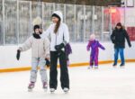 Катки на площадках «Московских сезонов» будут открыты до конца зимы