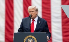 Трамп заявил о приближении крупной армады кораблей США к Ирану