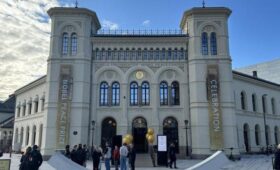 В Нобелевском центре заявили, что титул лауреата нельзя передать