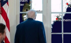 Белый дом опубликовал фото Трампа на фоне карты Гренландии