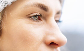 Дерматолог Галлямова посоветовала не использовать мицеллярную воду зимой