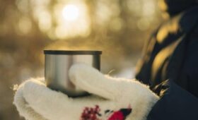 Врач Залетова назвала какао идеальным напитком для зимних прогулок