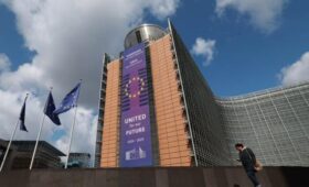 В ЕК заявили, что США создали в Венесуэле «возможность демократической передачи власти»