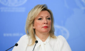 Захарова оценила идею Стубба сходить в сауну с Трампом для обсуждения Гренландии