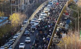 Tasnim: протестующие в Иране сожгли Коран и пытались напасть на мечеть