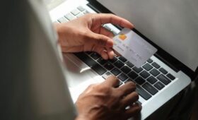 РИА Новости: российские банки стали блокировать крупные покупки на маркетплейсах