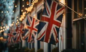 Telegraph: для выживания в Британии нужно обучиться русскому мату и производству самогона