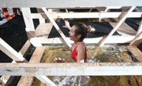 Психолог Одинцова: крещенские купания – народный антидепрессант