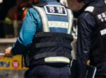 Мужчина добавлял свою мочу в бутылки с напитками в магазинах Гонконга