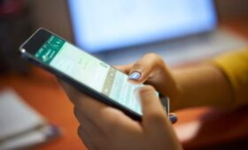 Роскомнадзор заявил об отсутствии оснований для снятия ограничений с WhatsApp