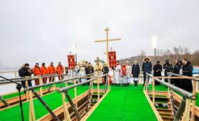 Более 1,3 тысячи спасателей и пожарных обеспечат безопасность крещенских купаний в Москве