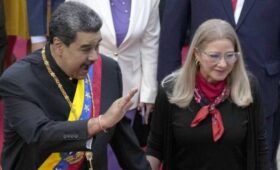 CNN: Минюст США подготовит новые обвинения против Мадуро и его жены