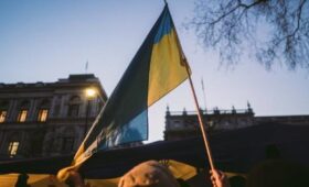КМИС: 55% украинцев выступают за проведение референдума по урегулированию конфликта