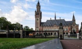 В Гааге потребовали решительного ответа на угрозы США ввести пошлины из-за Гренландии