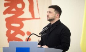 Зеленский в новогоднем обращении отказался выводить войска из Донбасса