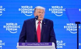 Трамп заявил о намерении немедленно начать переговоры по Гренландии