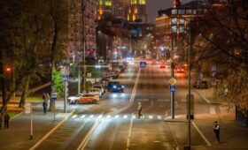 Мантулинскую улицу и проезд вдоль парка «Красная Пресня» благоустроили в Москве