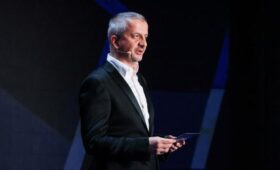 Богомолов назначен исполняющим обязанности ректора Школы-студии МХАТ