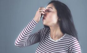 Врач Харина: увлажняющие спреи помогут справиться с постоянной заложенностью носа зимой