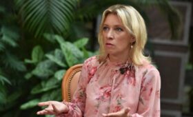 Захарова назвала признанием слова Зеленского о ядерном оружии