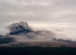 Пепел вулкана Шивелуч на Камчатке может выпасть в населенных пунктах