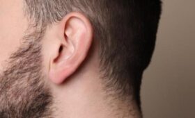 Мужчины в России начали чаще уменьшать грудь и менять форму ушей