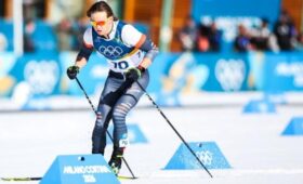 Коростелев занял 15-е место в гонке на 10 км с раздельным стартом на Олимпиаде