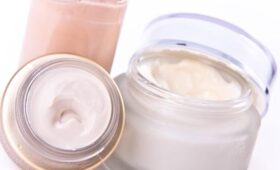 Продажи косметики сократились в России в 2025 году