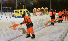 Работы по уборке снега в Москве будут вестись круглосуточно