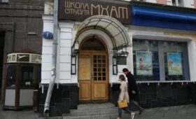 ТАСС: Писарев, Певцов и Безруков могут претендовать на должность ректора Школы-студии МХАТ