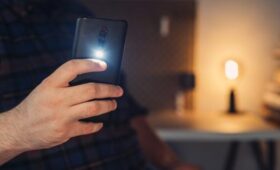 Эксперт Ансталь: осмотр с фонариком поможет найти скрытые камеры в номере отеля