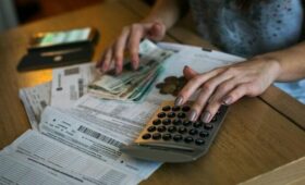 Экономист Гогаладзе: россияне могут гасить платежи по ЖКХ с помощью облигаций