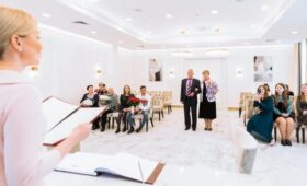 Около 1,4 тыс торжеств в честь юбилеев супружеской жизни провели в 2025 году в Москве