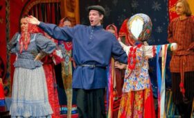 Москвичей приглашают на проводы Масленицы в театр «Русская песня»