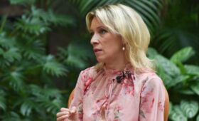 Захарова назвала слова Зеленского о выборах глумлением над украинским народом