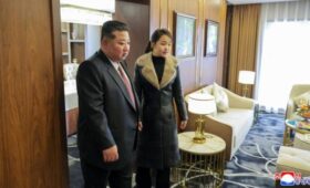 Chosun Daily: Ким Чен Ын назначил 13-летнюю дочь главой ядерных сил КНДР